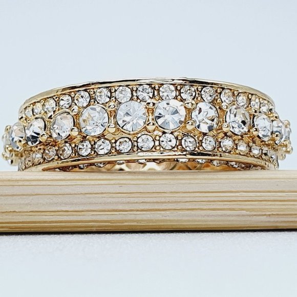 💥Eternity Band 18K Gold Plated Cubic Zircon Engagement Rings forWomen,UN… - Picture 15 of 15